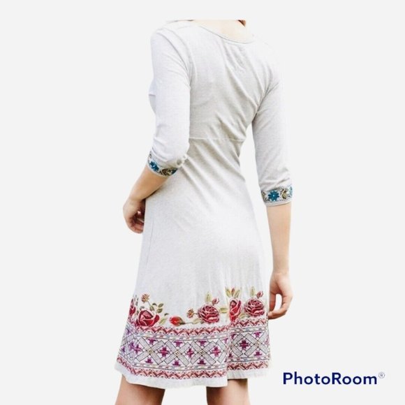 Johnny Was Twist Front Rose Floral Embroidered White Dress Size S  NWOT - Picture 3 of 8